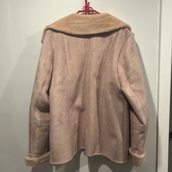Size Large Ciera + Co baby/powder pink faux suede jacket. - Picture 4 of 6